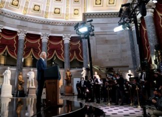 El simbolismo del lugar elegido por Biden: la sala de las estatuas