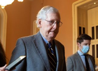 Líderes republicanos no asisten a la conmemoración del asalto al Capitolio