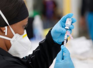 Regulador de EEUU aprueba totalmente la vacuna contra la covid-19 de Moderna