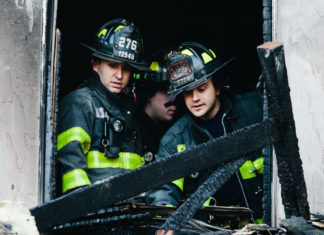 Doce muertos, 8 de ellos niños, en incendio de edificio en Filadelfia