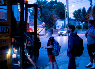 ¿Volver o no a las aulas en EE. UU.?: opiniones divididas a dos años del comienzo de la pandemia