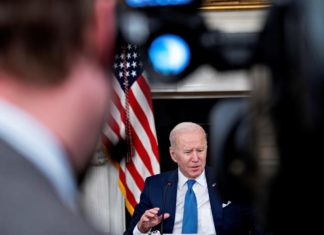 Biden pide hacer «justicia» y aprobar una ley contra la violencia machista
