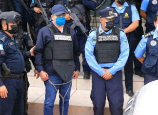 Expresidente Hernández llega a los tribunales de justicia de Honduras