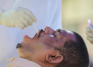 La membrana del virus SARS-CoV-2 estalla con algunos enjuagues bucales