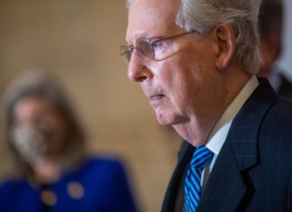 Líder republicano se desmarca del trumpismo y condena el asalto al Capitolio