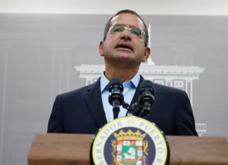 Puerto Rico anuncia aumento del salario a los bomberos tras masivas protestas