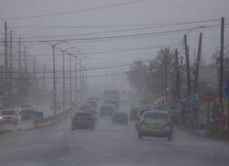 Unos 7.752 puertorriqueños permanecen sin servicio eléctrico por vaguada