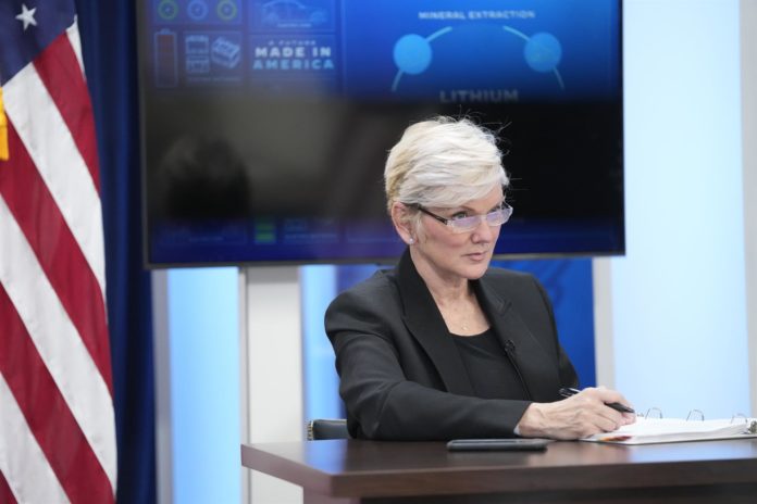 51288a853d7b76291c27833267c1348b0938b669w