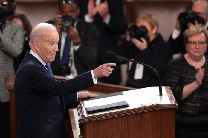 Biden acusa a Putin de querer derribar los cimientos del mundo libre