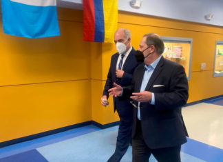 El Senador Bob Casey habló sobre el Child Tax Credit y su impacto en las familias trabajadoras