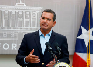 El gobernador exige igualdad con resto de ciudadanos de EE. UU.