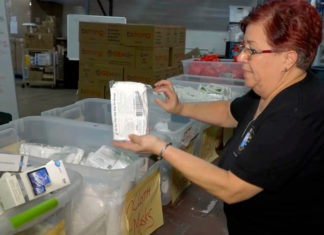 Latinos recolectan insumos en Estados Unidos para enviar a los afectados por la guerra en Ucrania