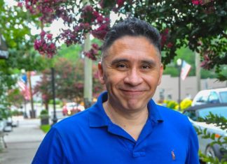 Periodista salvadoreño en proceso de deportación gana caso de asilo en EEUU