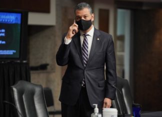 Senadores demócratas y republicanos destacan necesidad de reforma migratoria