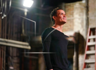 Venezolano lleva su experiencia migrante al teatro en EEUU