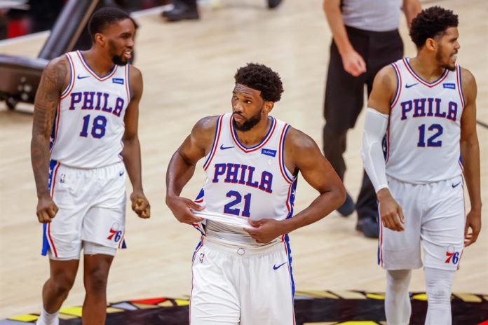 112-97 Embiid somete a los Raptors y los Sixers se ponen 2-0