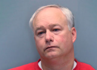 Empleado de escuela en Delaware detenido por pornografía