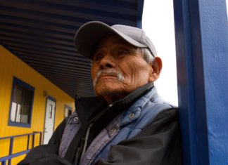 Illinois ofrece seguro de salud a indocumentados pobres entre 55 y 64 años