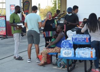 Juez suspende preparativos de Biden de rescindir norma migratoria Título 42