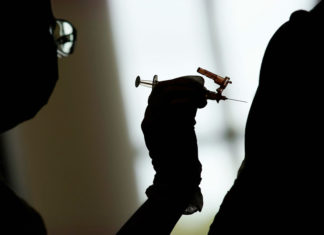 Moderna anuncia vacuna actualizada contra variante ómicron