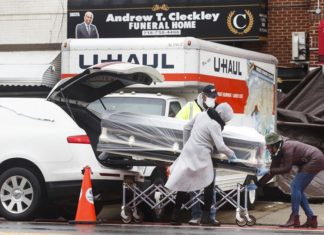 Mortalidad de latinos de Los Ángeles supera la de blancos desde la pandemia