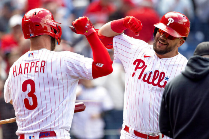 Phillies-desafinados-pone-a-su-dirigente-en-agua-caliente