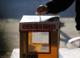 Triunfa el «sí» a favor de López Obrador con una participación insuficiente
