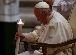 Ukrainian mayor and lawmakers attend Vatican Easter vigil