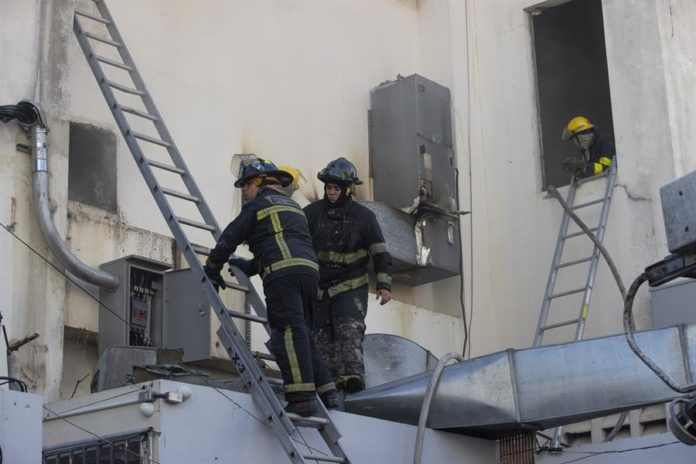 Un muerto y tres heridos en un incendio ocurrido en una televisora dominicana 1