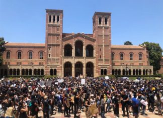 Universidades urgen a Biden incluir a estudiantes inmigrantes en prioridades