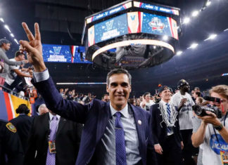 Wright resigns as Villanova coach, Neptune takes over