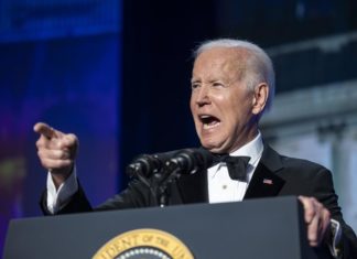 Biden advierte de que hay «veneno» en la democracia de EE.UU.