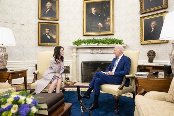 Biden pide consejo a Nueva Zelanda sobre violencia y extremismos
