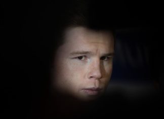 ‘Canelo’ cree que vencer a Bivol lo pondrá en los libros de historia del boxeo