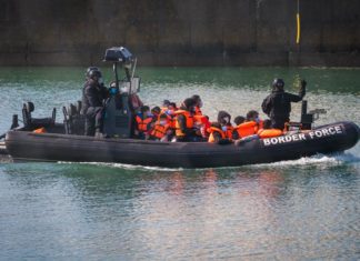 Capitán dominicano de barco hundido en Puerto Rico acusado de tráfico de migrantes