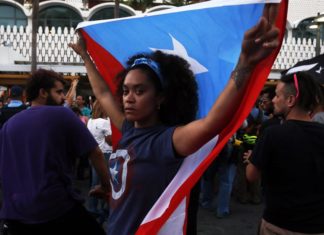 Cientos marchan en Puerto Rico por la salud, educación y pensiones dignas