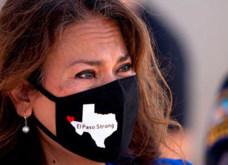 Congresista dice que colegas alientan teoría del gran reemplazo con migrantes