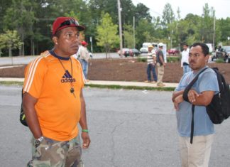 EE.UU. extiende por año y medio los permisos de trabajo para inmigrantes