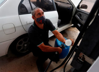 Gobierno gasta 25 millones de dólares más en gasolina