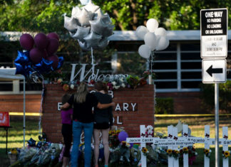 Police face questions over response to Texas school shooting