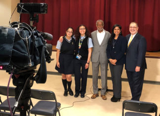 State Senator Holds Press Conference at Esperanza