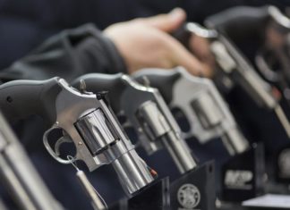 Suben las acciones de los fabricantes de armas en EE. UU. tras el tiroteo