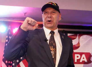 Trump emerge de primarias con triunfos y derrotas