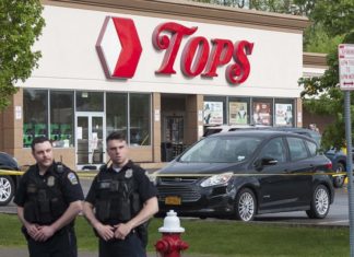 Un tiroteo por «motivos raciales» deja diez muertos en un supermercado de EE.UU.