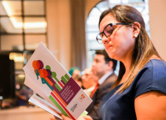 Urgen políticas para enfrentar el embarazo adolescente en Latinoamérica, dice un experto