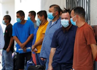 Critican fallo del Supremo de EE.UU. sobre fianza a deportados que regresan