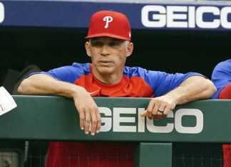 Filis cesan a manager Joe Girardi; Rob Thomson asume el rol