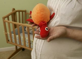 Acceso a cuidados del postparto decreció entre latinas durante la pandemia