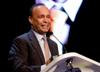 Excongresista Gutiérrez crea grupo proinmigrante “El Futuro de la Nación”