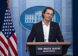 El apasionado discurso de Matthew McConaughey para pedir límites a las armas